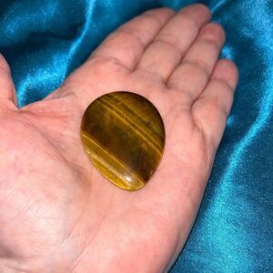 NEW 1pc 1.7 inch Thumb Worry Stone For Anxiety Chakra Crystals Tiger's Eye